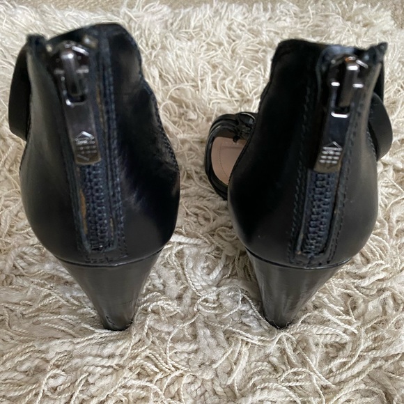 Vince Camuto jeweled wedge sandal, size 9B - Picture 15 of 15